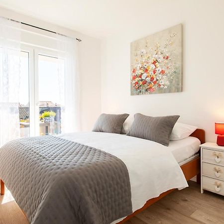 Sunny Island Apartment Трогир Экстерьер фото