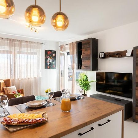 Sunny Island Apartment Трогир Экстерьер фото