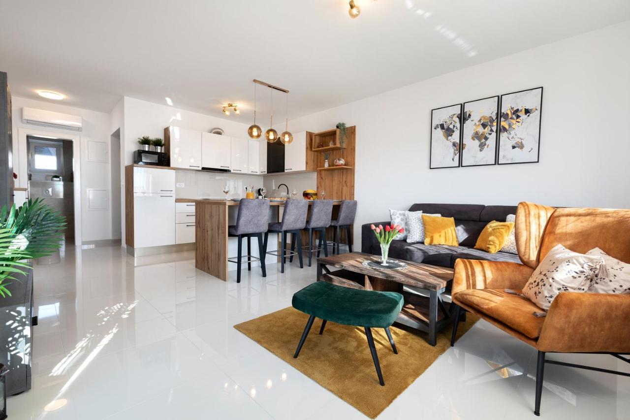 Sunny Island Apartment Трогир Экстерьер фото