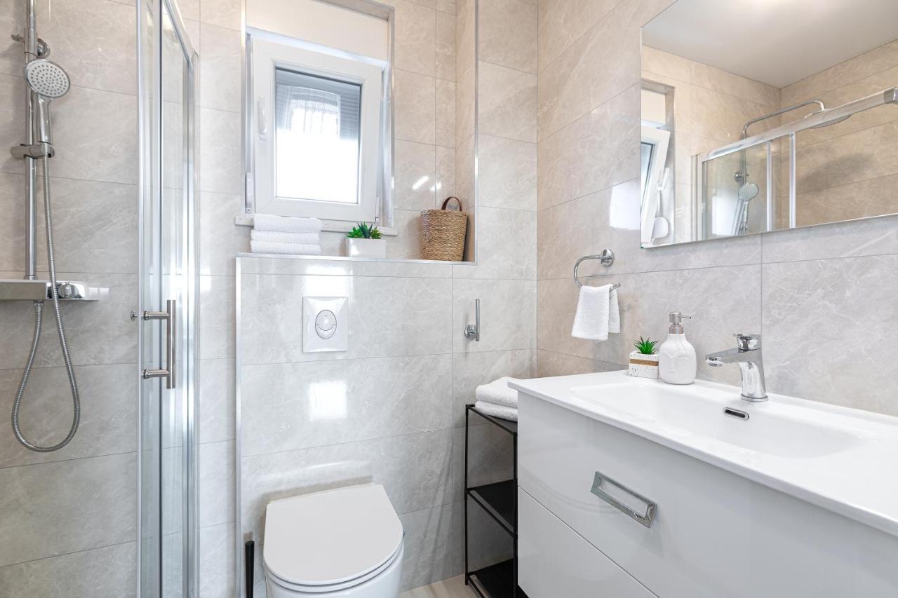 Sunny Island Apartment Трогир Экстерьер фото